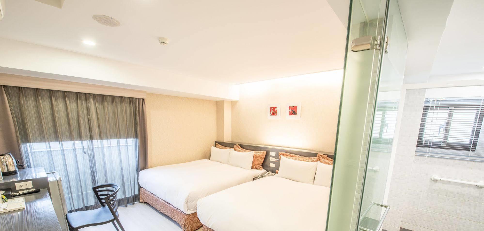 Wecan Hotel Kaohsiung Esterno foto