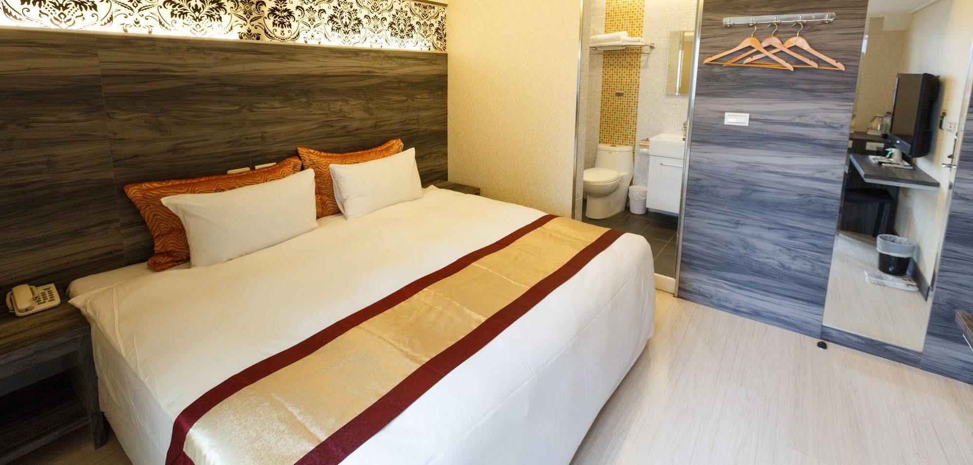Wecan Hotel Kaohsiung Esterno foto