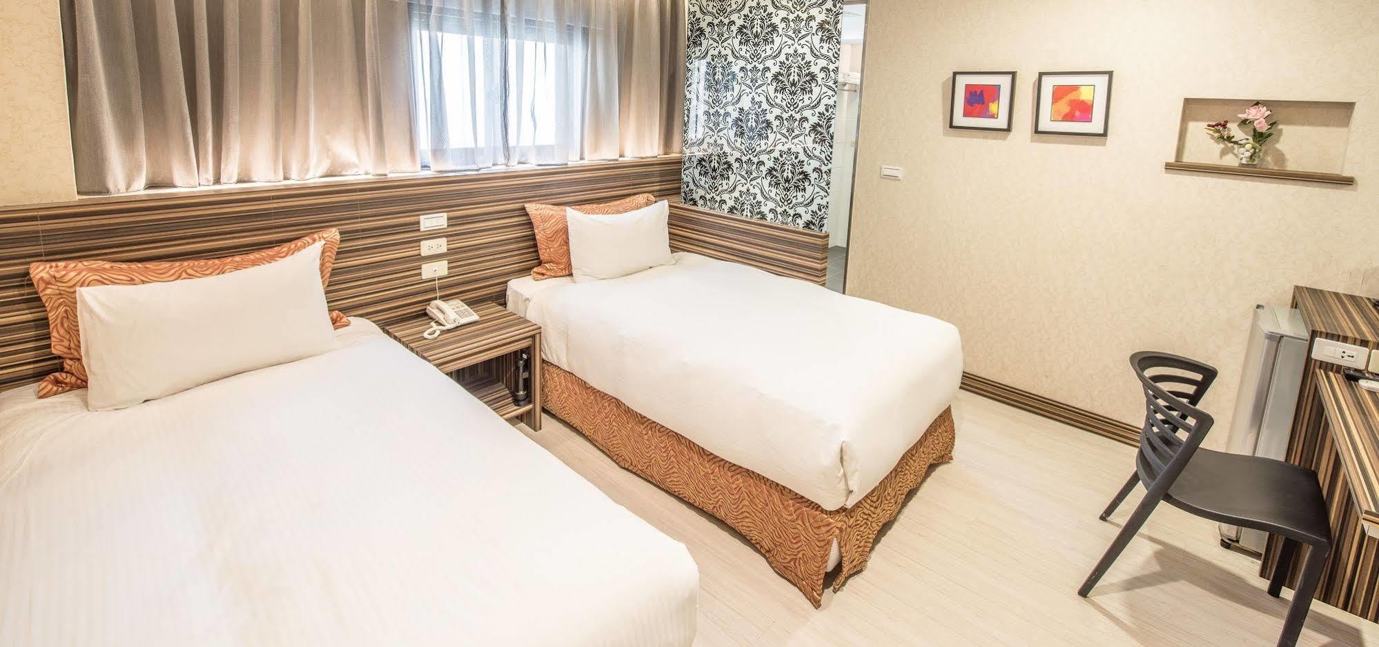 Wecan Hotel Kaohsiung Esterno foto