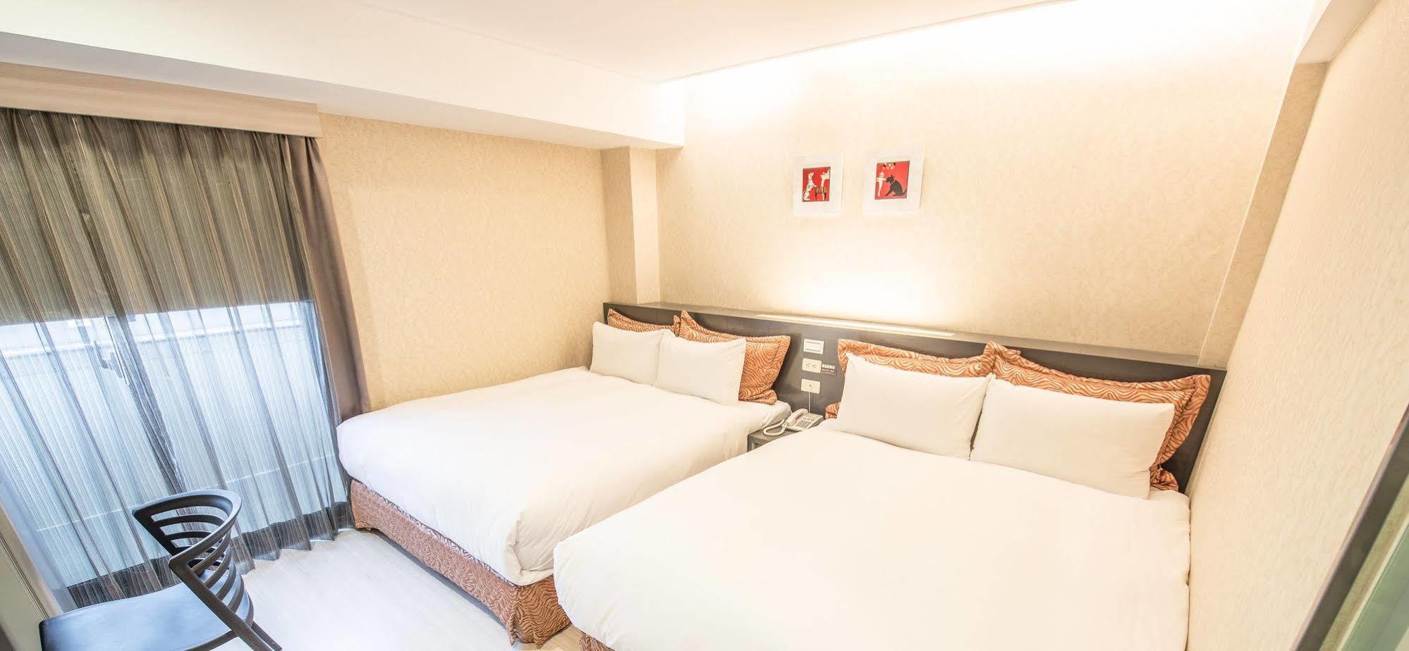 Wecan Hotel Kaohsiung Esterno foto