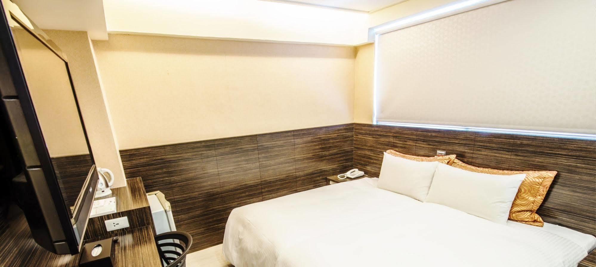 Wecan Hotel Kaohsiung Esterno foto